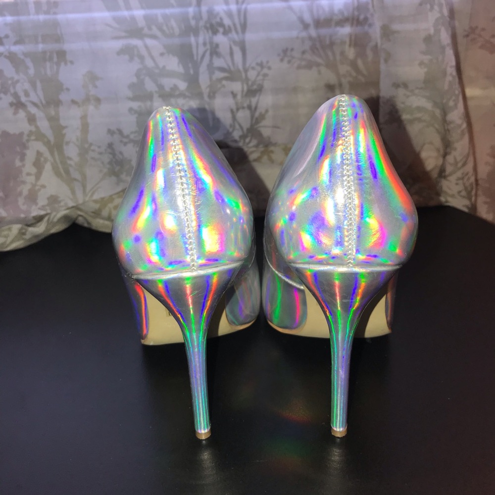 Heels - Picture 4 of 4